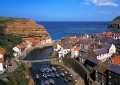 House of Puzzles 1000 Pieces* - Stunning Staithes - 1000 Piece Jigsaw Puzzle