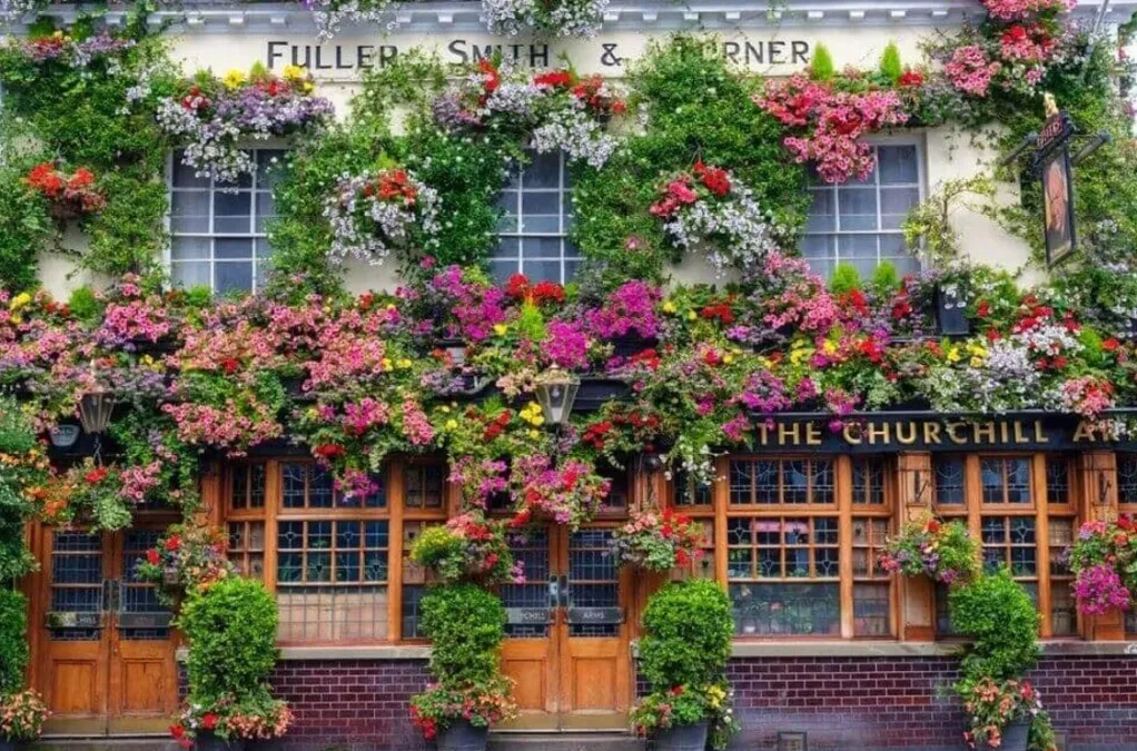 Piatnik 1000 Pieces* - Churchill Arms Kensington - 1000 Piece Jigsaw Puzzle
