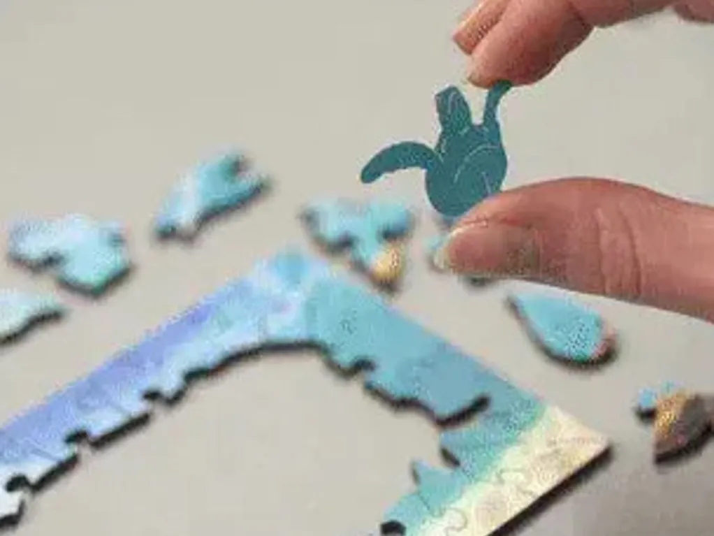 Wentworth 100 Pieces & Under* - Green Sea Turtle - 40 Piece Wooden Jigsaw Puzzle