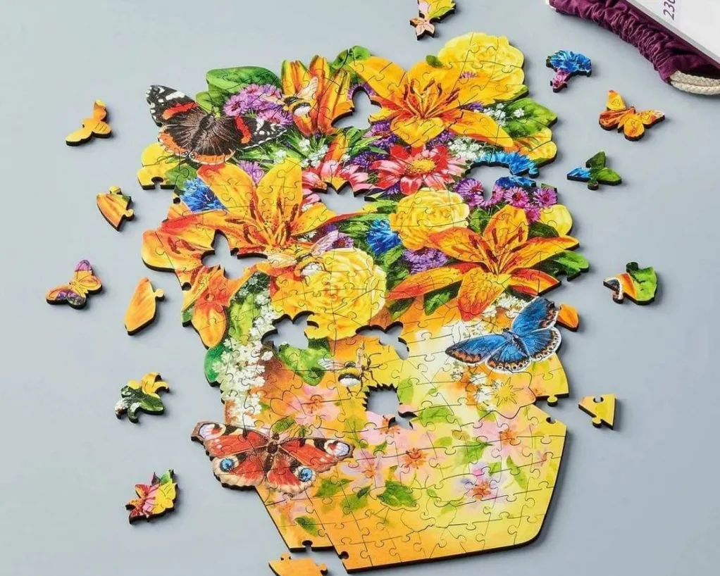 Wentworth 300 Pieces & Under* - The Gilded Vase - 230 Piece Wooden Jigsaw Puzzle